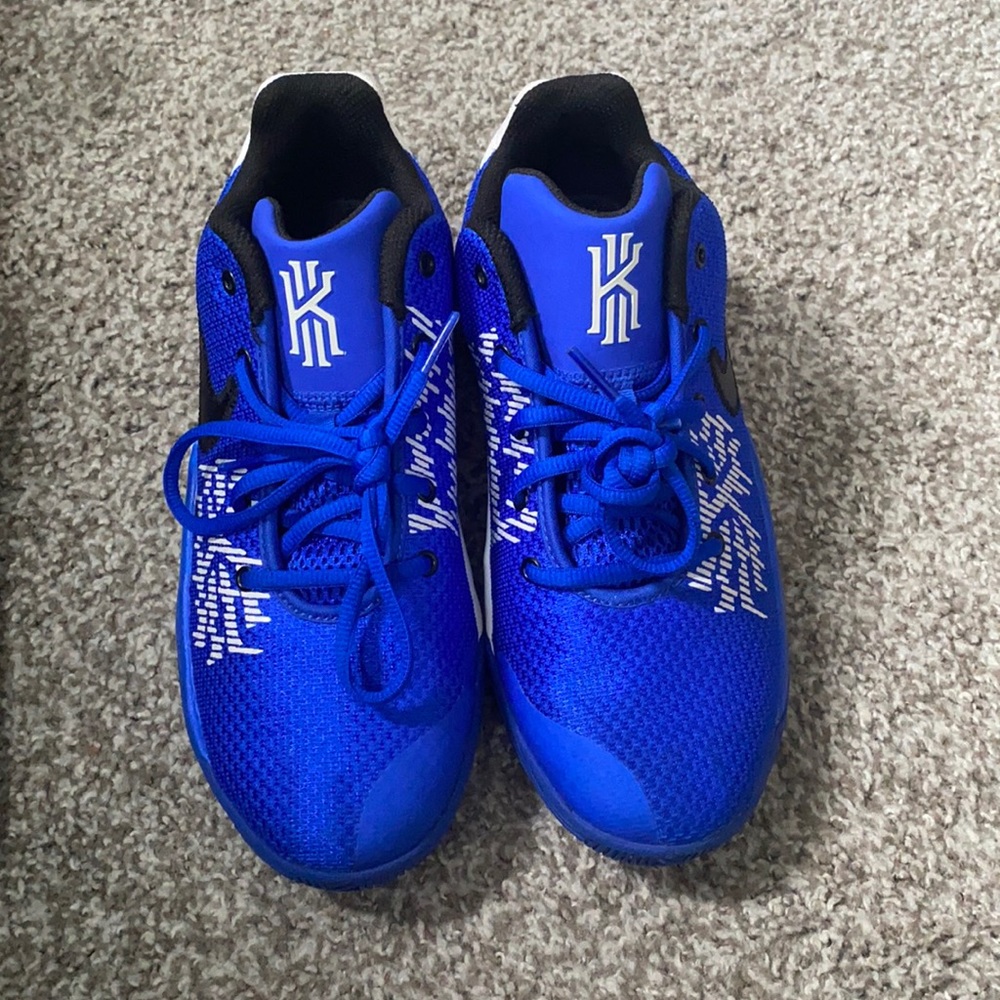 Blue Nike shoes size 6Y